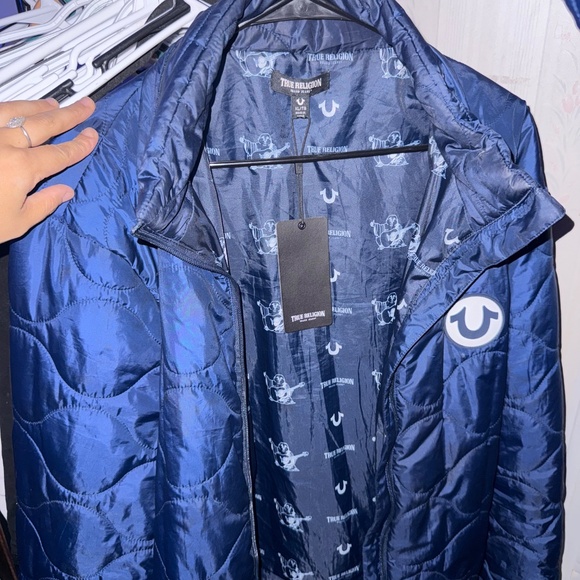 True Religion Unisex Puffer Jacket - Picture 6 of 7